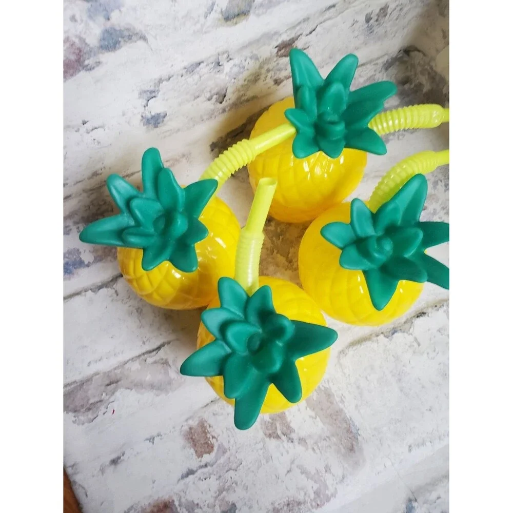 Set Of 4  Pineapple Plastic BPA Free Hawaian Tiki Cups with Straws